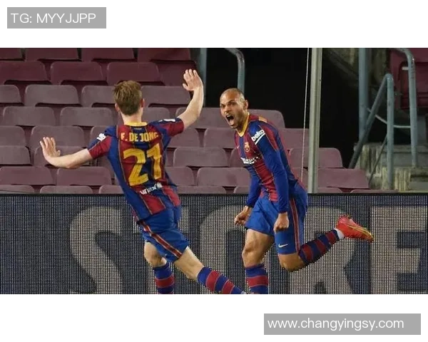 国王杯精彩对决里昂与曼城战成平局乌龙球成比赛转折点分析