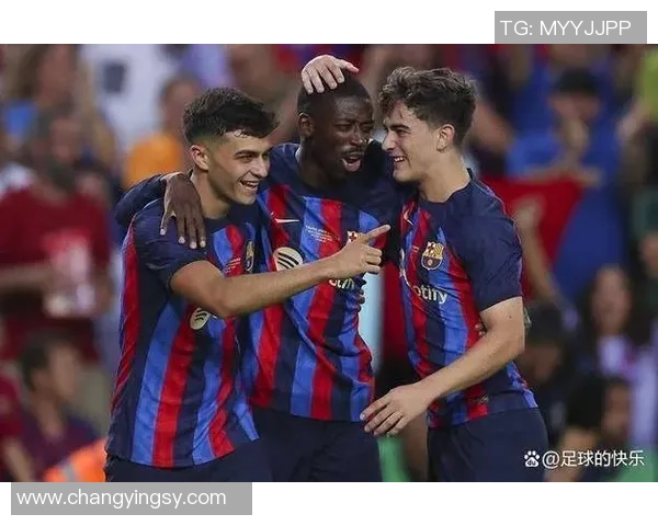 国王杯激战巴萨小胜曼联引发争议判罚全场沸腾