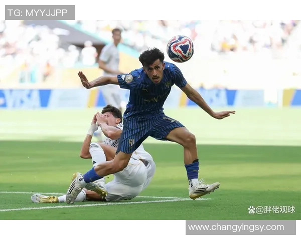 本菲卡逆袭里昂6-2晋级国王杯赛场惊喜瞬间引发热烈反响