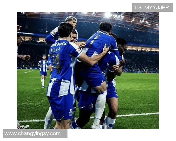 足总杯激战成平局里昂与本菲卡斗智斗勇引发全场热烈反响